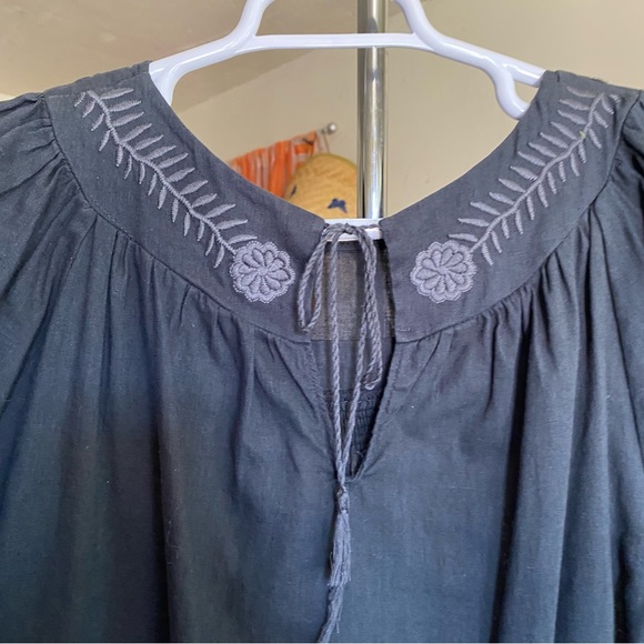 Linen Short Sleeve Peasant Dark Blue Top Embroidered Flowers Size Large - Picture 5 of 17